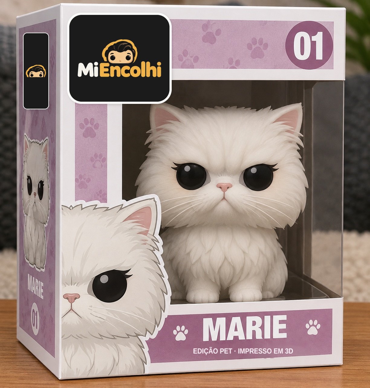 Boneco da gata persa branca Marie dentro da caixa lilás com patinhas e o nome dela